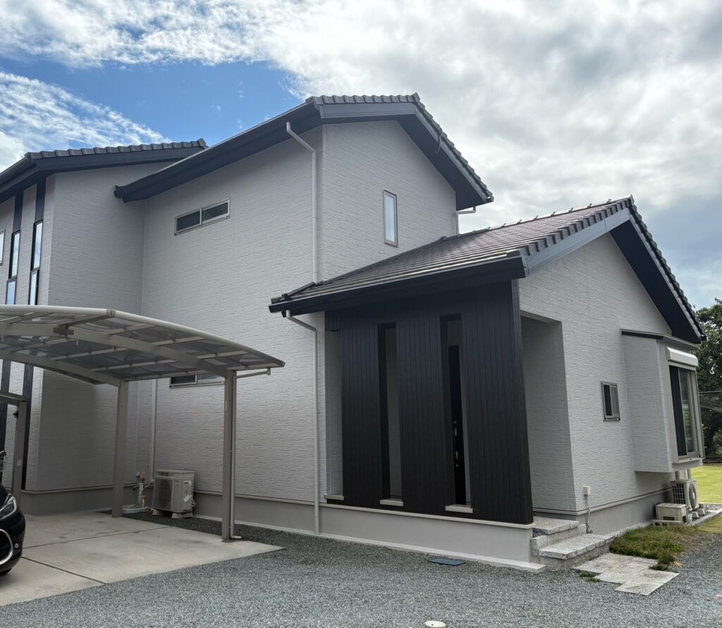 熊本市北区清水 O様邸｜チャコールがアクセントのツートン外壁塗装 After